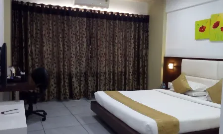 Crimson Park Shripriya-Nathdwara Отели рядом с достопримечательностью «Shrinathji Temple»