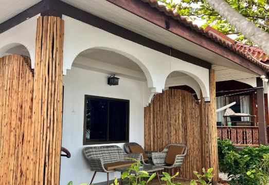 2. 펜스 방갈로..