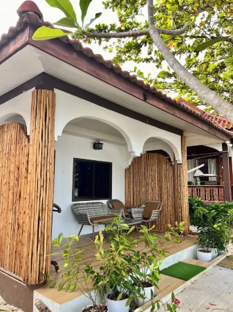 Pen's Bungalow Koh Phangan Отели рядом с достопримечательностью «Bottle Beach»