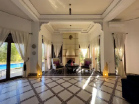 พาเลซ โวลเทราส