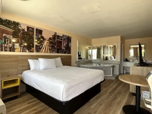 Days Inn by Wyndham Branson Near Theatre District