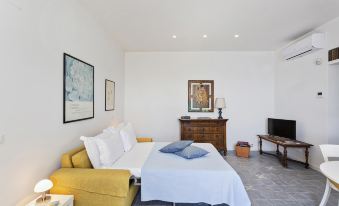 Yellow Suite Sul Lungomare di Recco by Wonderful Italy