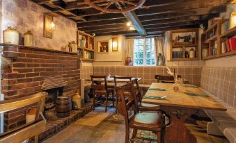 The Buddle Inn