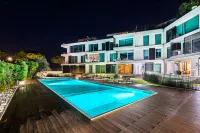 ブリストル エクスクルーシブ バイ ワンダフル イタリー - プール