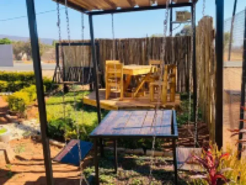 Canna Lilly Guest House Hotéis em Serowe