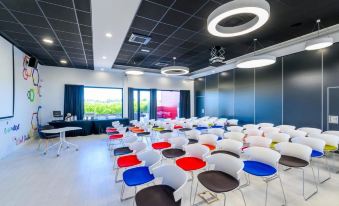 Kyriad Prestige Amiens Poulainville Hotel and Spa