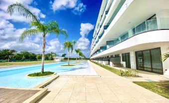 Luxury Apartment with Pool and Golf View