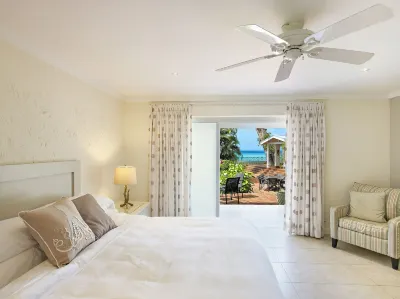 Southwinds Beach House is a 3 Bedroom with Exquisite Sea Views Hotels near Mullins Beach