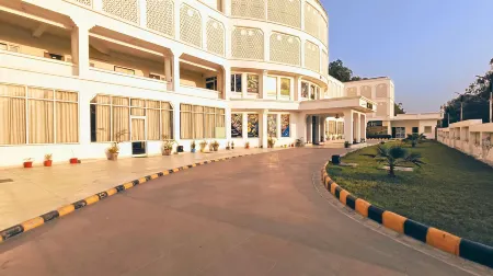 White House Country Inn By ShriGo Hotels