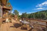 Peaceful Pines 5 Br Home with Jacuzzi