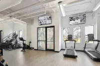 Spacious 2Bd with Private Balcony and Free Parking