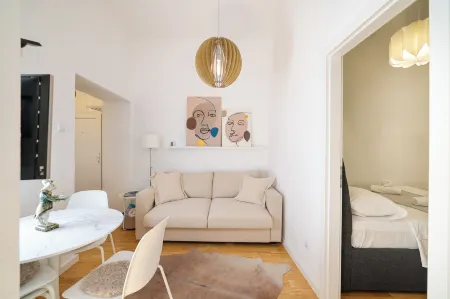 Iadra Apartment in City Center Отели рядом с достопримечательностью «Собор Святой Анастасии»