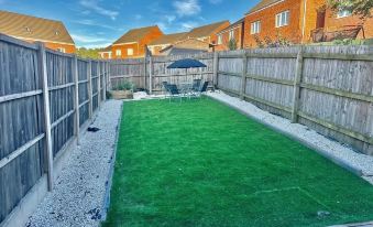 Luxurious Wolverhampton Retreat with 4 Bedrooms