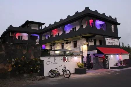 Le Pôle Отели в г. Фон дю Сак