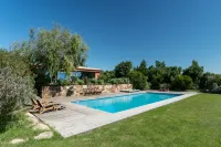 Garden Seaside Villa by CadenzaLux - Villas