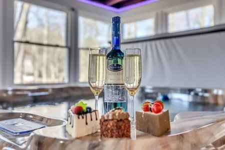 Fall Getaway with Hot Tub Fire Pit and Games