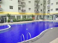 Apartment the Suites Metro by Yudis - Pools