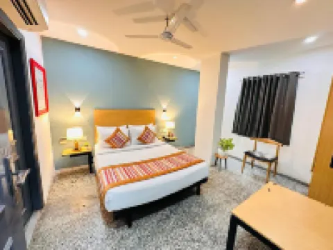 Qotel comfort Golden Saffron Hotels in North Delhi