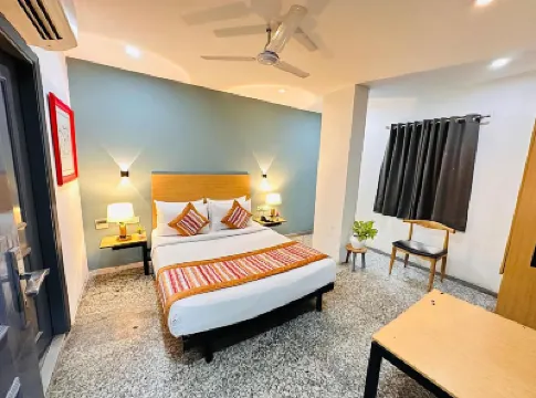 Qotel comfort Golden Saffron Hotels near North Delhi