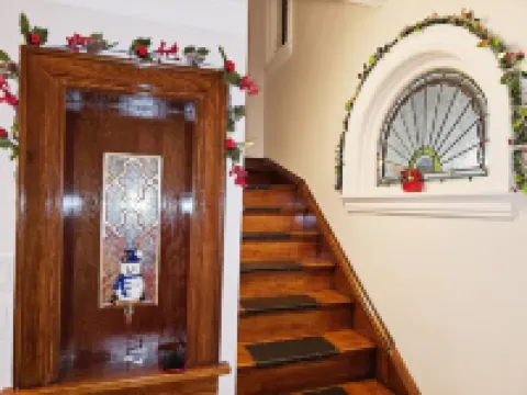 Winnipeg Holiday Hotels near RBC Convention Centre Winnipeg