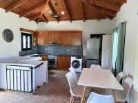 Linda's Villa in Unrivalled Position in Kournas - Amazing View!