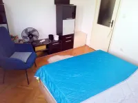 Shared condo by Zadar Oldtown and beach 400 m away - 2 tähden