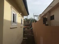 Nyaboa Hotel Hotels in Botsomtwe