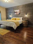 The Retreat at Eagles Landing. Cozy cabin in a beautiful and gated neighborhood,