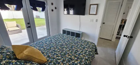 Downtown Getaway Casita Отели в г. Брейдентон