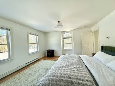 Brunswick Lux 4BR Sunset River View with 4 Acres Big Lawn