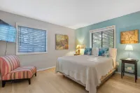 Spacious 5-Bedroom House in Rockville Fast WiFi, Gaming Area & Fenced Yard