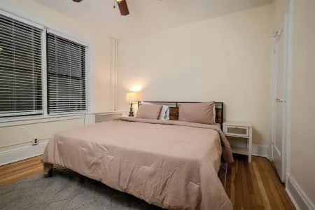 Cozy Corner: Midtown Convenience Отели рядом с достопримечательностью «Технологический институт Стивенс»