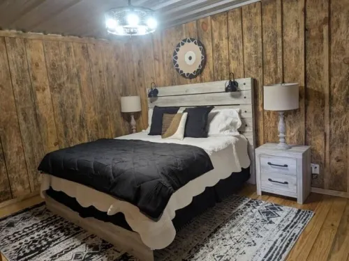Hidden Oaks Grand Cabin #1