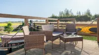 Domek Freedom Sun & Snow with Sauna and Jacuzzi Hotels in Gmina Wolin