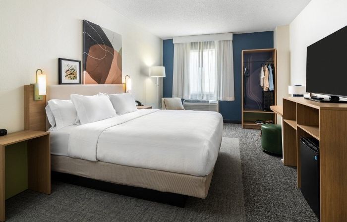 Spark by Hilton Glendive
