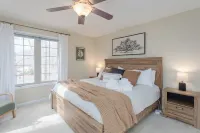 4-Bedroom Retreat in Massanutten: Hot Tub, Near Skiing, Golf, & Adventure Park