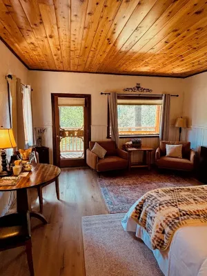 The Lindsay Lodge