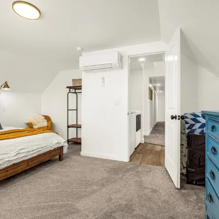 The Family Roost - warm, stylish new Barndo rolling hills & Rocky Mountain Views