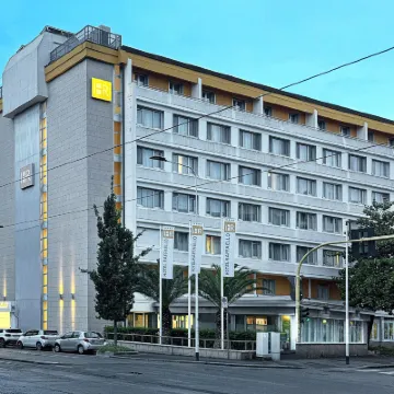 Hotel Raffaello Hotels near Parrocchia San Michele a Castello