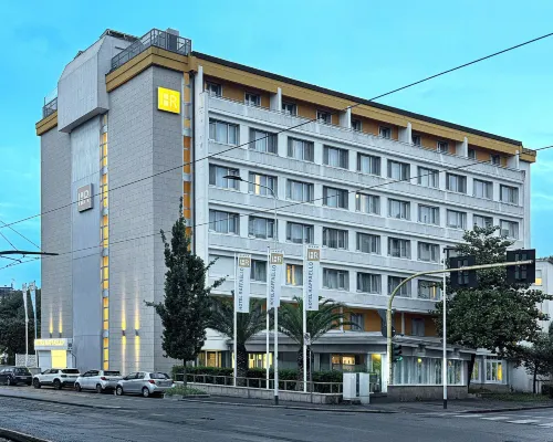 Hotel Raffaello Hotels near Ospedale Meyer