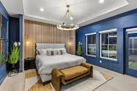 Modern Beachfront Retreat in Crystal Beach – Pool, Elevator & Sleeps 20