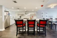 Shores Club #305,  on the Beach  2 Bedrooms - 2 Bathrooms, Sleeps 6