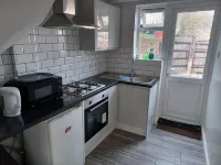 Bethel- a beautiful 1 bed house near Erith station. Bath,kitchen,lounge,privacy.