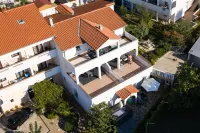 Top floor Apartment LiJan °4 with Heated  Pool & sea view