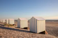 Ground floor apartment with terrace & heated pool Các khách sạn ở Condette