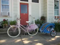 Hillsdale Victorian Studio w kitchenette Wifi TV , Queen Bed and Twin Bed