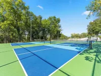 Newly Furnished Lakefront Condo in Kimberling City