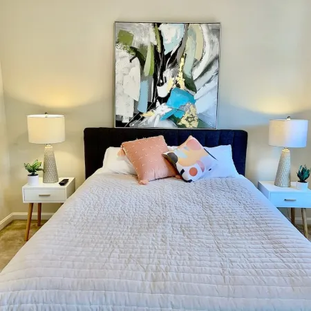 Charming DC Townhome with 3 Private Bedroom Suites Отели рядом с достопримечательностью «Беннинг-роуд»