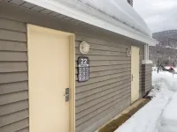 Loft Ski-in/Ski-out Stoneham resort