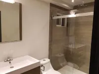 Marvelous Views of Coastline Islands & City... Best Location